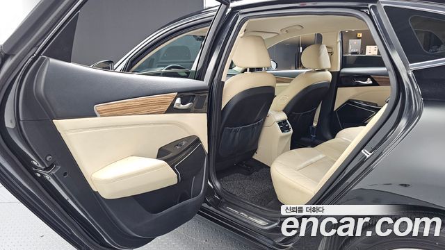 Kia K7 2017 — photo 18