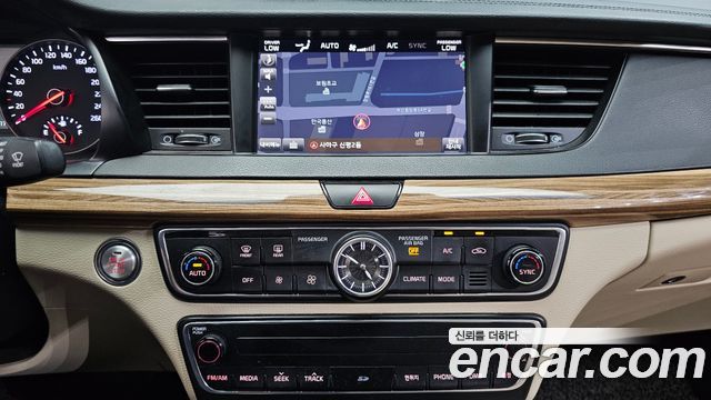 Kia K7 2017 — photo 20