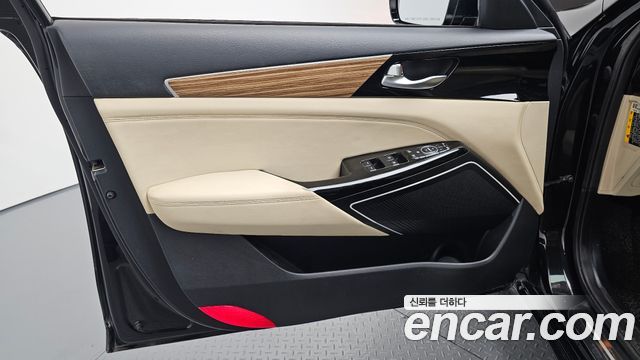 Kia K7 2017 — photo 14