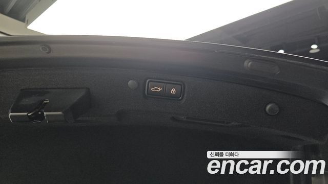 Kia K7 2017 — photo 30