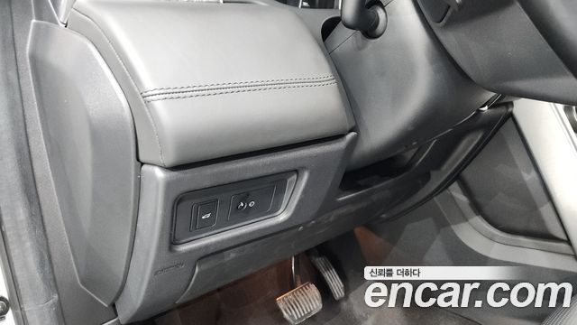Land Rover Discovery Sport 2018 — photo 30