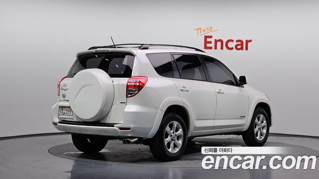 Toyota RAV4 2011 — photo 2