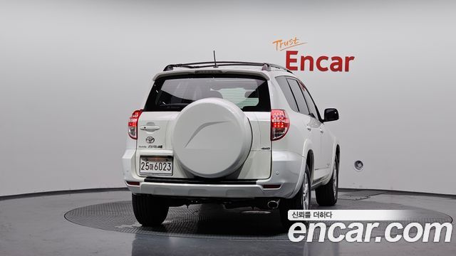Toyota RAV4 2011 — photo 4