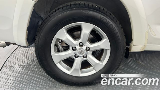 Toyota RAV4 2011 — photo 5