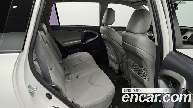 Toyota RAV4 2011 — photo 11