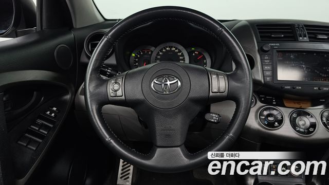 Toyota RAV4 2011 — photo 12