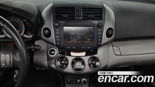 Toyota RAV4 2011 — photo 13