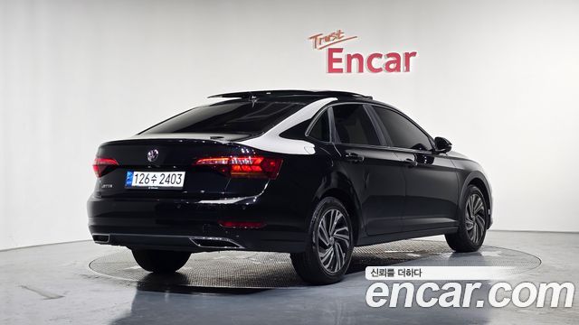 Volkswagen Jetta 2021 — photo 2