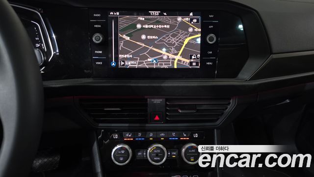 Volkswagen Jetta 2021 — photo 18