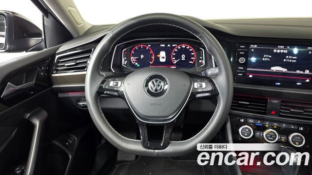 Volkswagen Jetta 2021 — photo 19