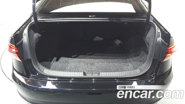 Volkswagen Jetta 2021 — photo 23