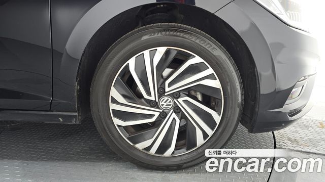 Volkswagen Jetta 2021 — photo 7
