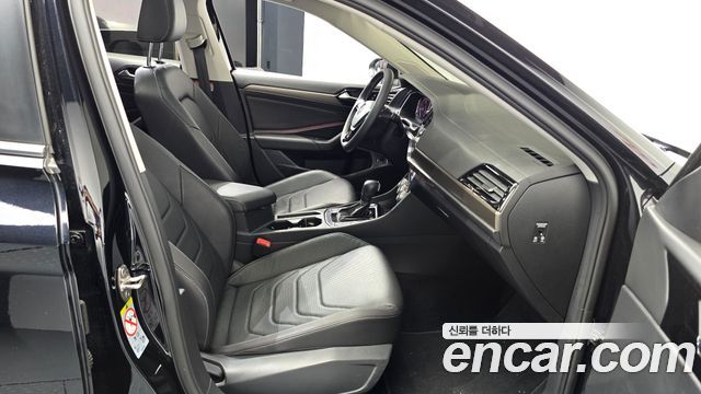 Volkswagen Jetta 2021 — photo 16