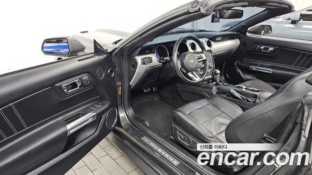 Ford Mustang 2017 — photo 10