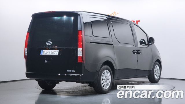 Hyundai Staria 2025 — photo 2