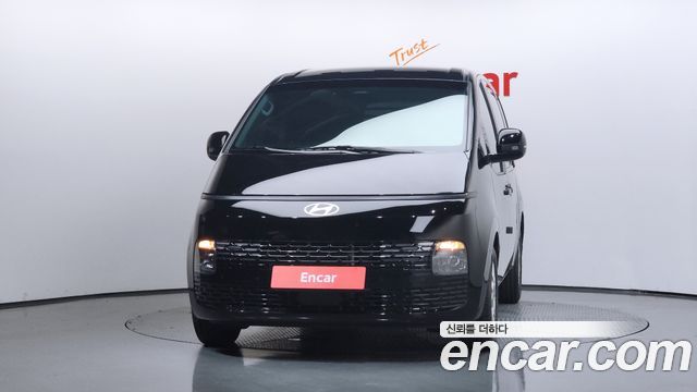 Hyundai Staria 2025 — photo 3