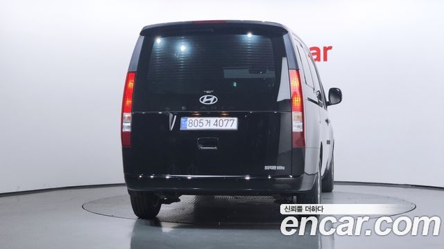 Hyundai Staria 2025 — photo 4
