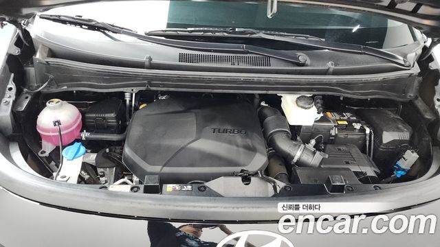 Hyundai Staria 2025 — photo 6