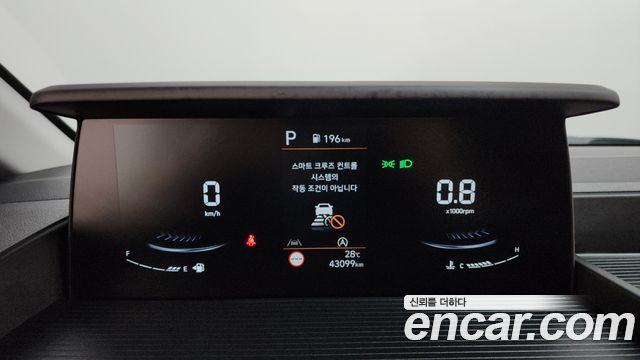Hyundai Staria 2025 — photo 8