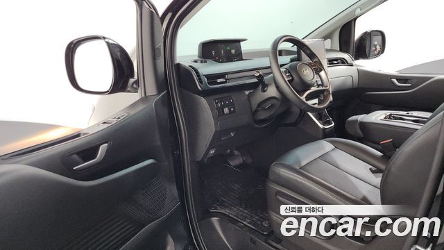 Hyundai Staria 2025 — photo 10