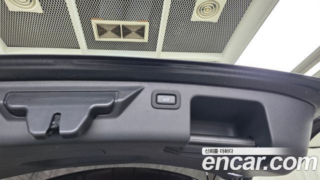 Land Rover Discovery Sport 2020 — photo 31