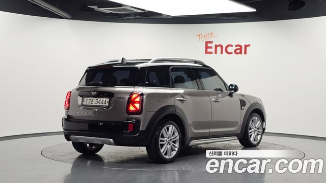 Mini Countryman 2019 — photo 2