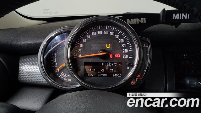 Mini Cooper 2020 — photo 11