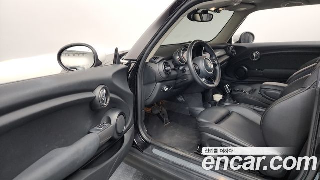 Mini Cooper 2020 — photo 13