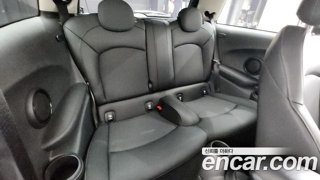 Mini Cooper 2020 — photo 17