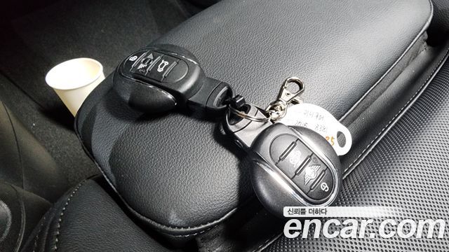 Mini Cooper 2020 — photo 21