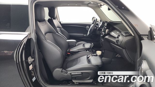 Mini Cooper 2020 — photo 16