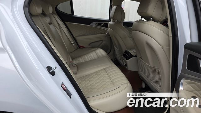 Genesis G70 2019 — photo 11
