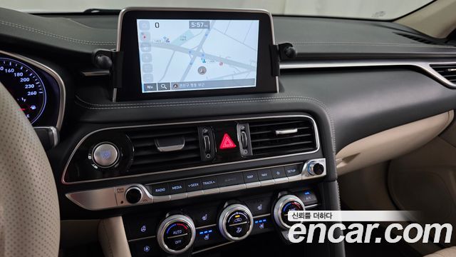 Genesis G70 2019 — photo 13