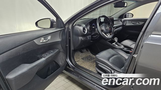 Kia K3 2022 — photo 13