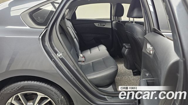 Kia K3 2022 — photo 18