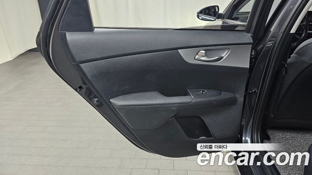 Kia K3 2022 — photo 15