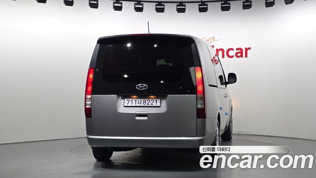 Hyundai Staria 2023 — photo 4