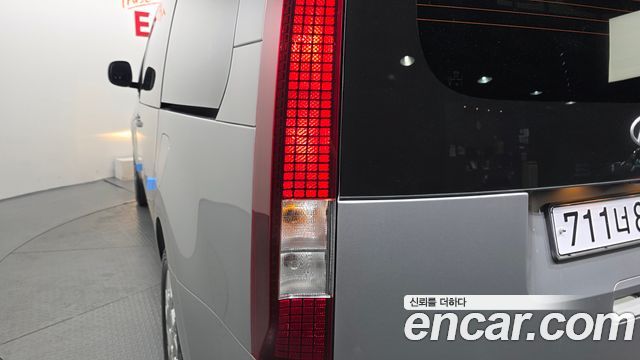 Hyundai Staria 2023 — photo 9