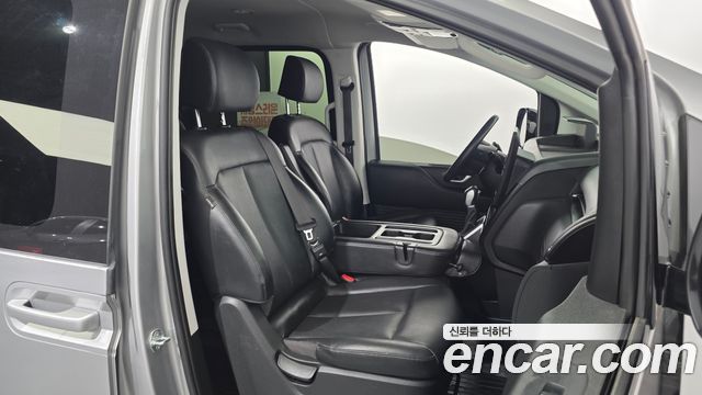 Hyundai Staria 2023 — photo 16