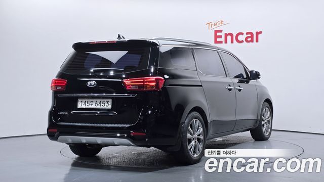 Kia Canival 2019 — photo 2