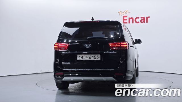 Kia Canival 2019 — photo 4