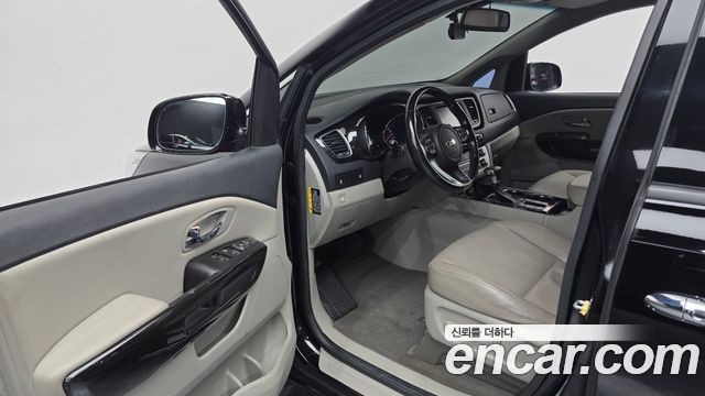 Kia Canival 2019 — photo 13