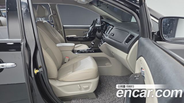 Kia Canival 2019 — photo 17