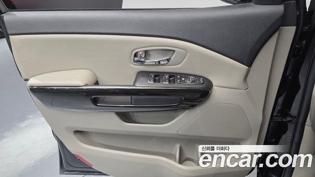 Kia Canival 2019 — photo 15