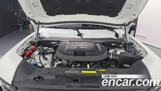 Land Rover Defender 2024 — photo 6