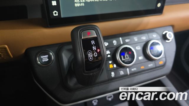 Land Rover Defender 2024 — photo 12