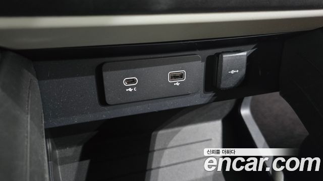 Land Rover Defender 2024 — photo 19
