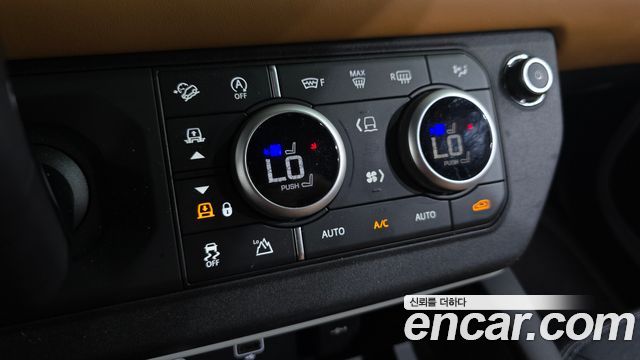 Land Rover Defender 2024 — photo 25