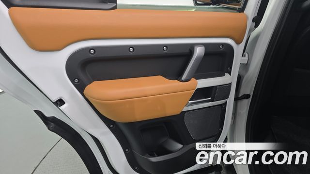 Land Rover Defender 2024 — photo 15