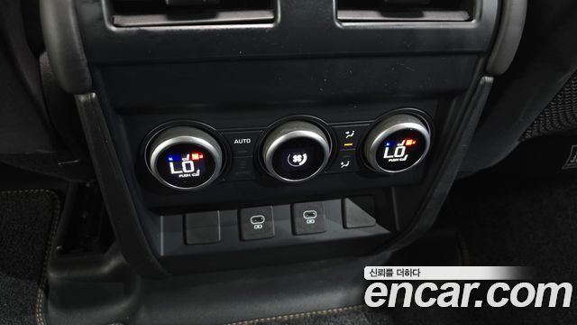 Land Rover Defender 2024 — photo 27